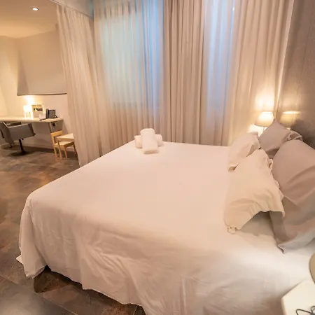 Hotel Nastasi & 4*