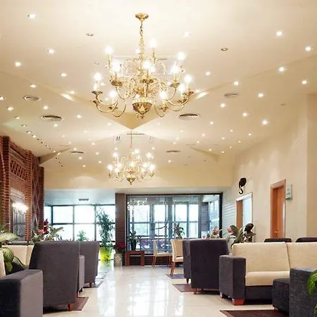 Nastasi & Hotel 4*