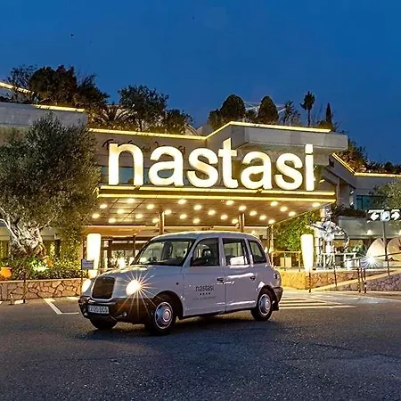 Nastasi & 4*