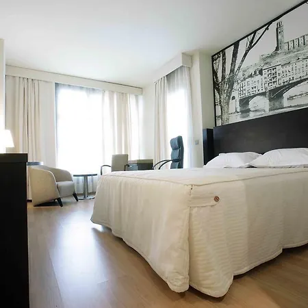 Nastasi & Hotel Lleida